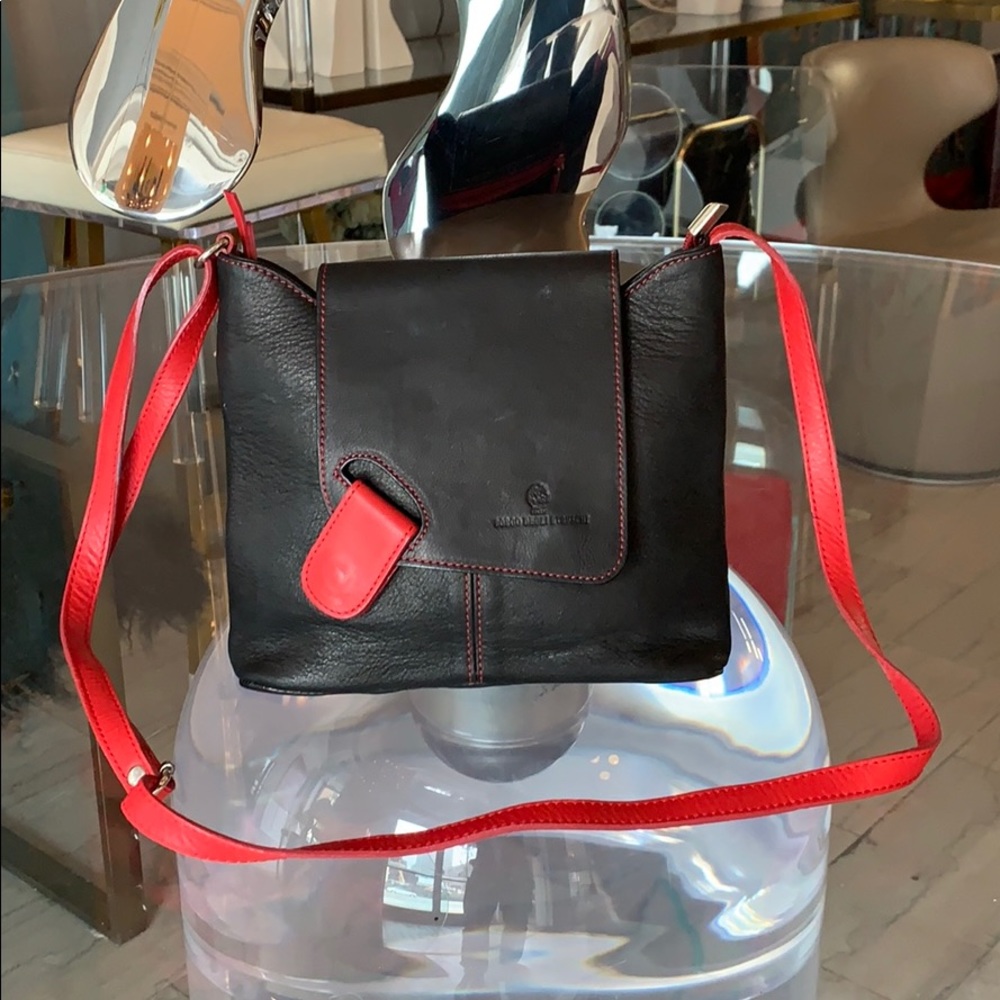 Blk Leather Crossbody Bag by Borgo Degli Etruschi